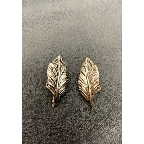 Vintage Whiting And Davis Silver Tone Leaf / Leaves Clip On Earrings Signed - Picture 2 of 5